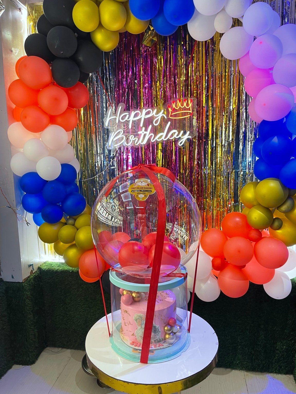 Red Balloon Surprise Cake  1 kg 500 gm 
